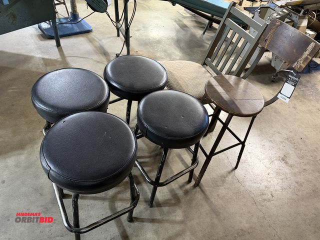 Lot 1-102544 - (6) Assorted padded stools and chairs