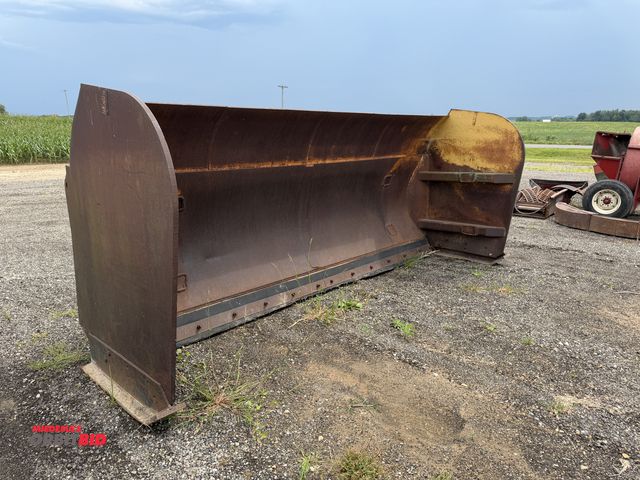 Lot 1-9868 - (1) Snow pusher blade, loader quick attach mount, 152"