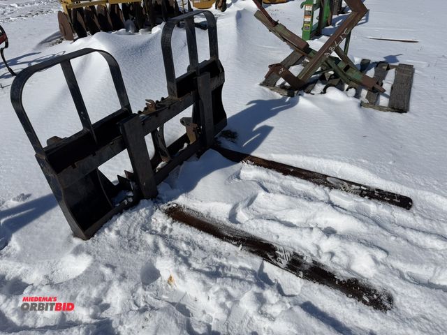 Lot 1-11583 - (1) Horst Welding loader tractor pallet forks, 48" long, model HD37AO600, loader attachment hooks ar...