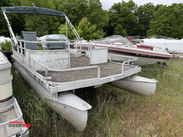 Lot 1-6634 - (1) Harris Flotebote 16' pontoon boat, for parts or repair only, no motor, Hull ID #HAM26713M78, S/N...