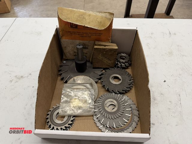 Lot 1-6110 - Lot of assorted milling cutters.