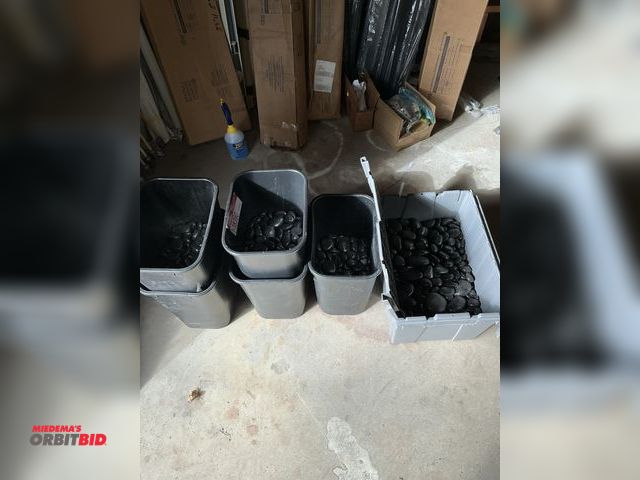 Lot 1-18390 - Landscape Rocks Black decorative stone