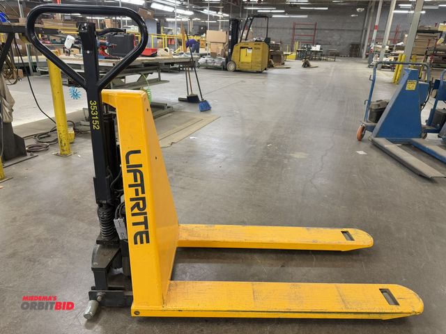Lot 1-17343 - (1) Lift Rite 12V electric pallet jack with a Vulcan, model EA12/10BTS, 10 amp onboard battery charg...