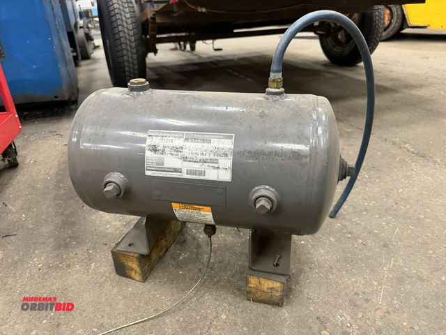 Lot 1-15438 - (1) 6 gallon portable air tank, 1TZY8, 175 PSI max.