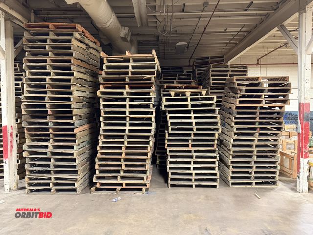 Lot 1-17588 - Large lot of assorted 42" x 48" pallets (approx. 450 total).
