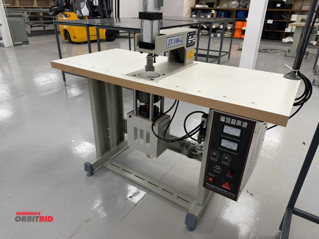 Lot 1-4864 - Lot of (1) Futan JT-100-Q Ultrasonic welding machine, 220V, pneumatic controls, foot pedal operation...