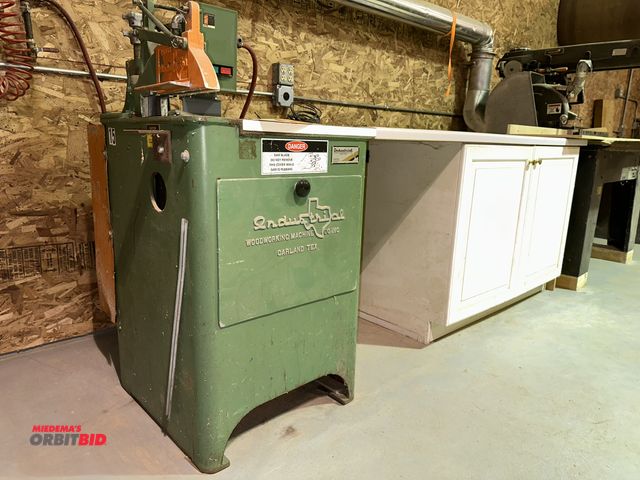 Lot 1-17520 - (1) Industrial Woodworking Machinery, 250V, upcut saw with 10" capacity blade, push button control, ...