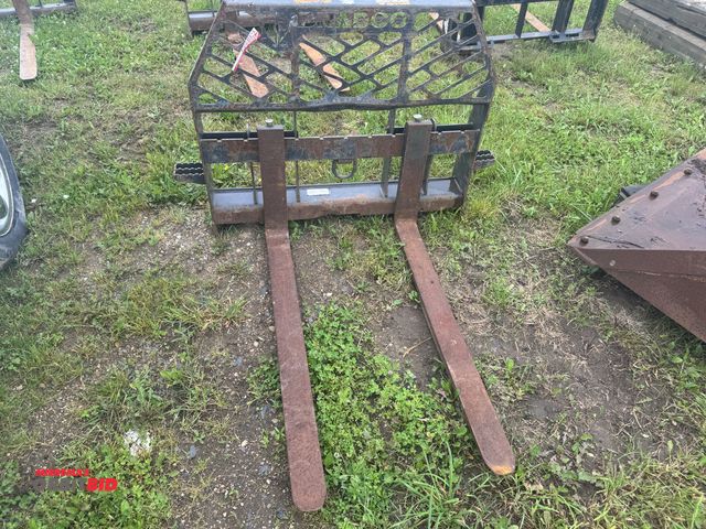 Lot 1-19724 - (1) 2018 set of Bradco skid steer quick attach forks, S/N 506587, 48" x 3 7/8" wide fork.