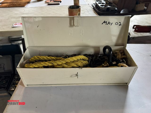Lot 1-12295 - Lot of assorted ropes, chains, and case.