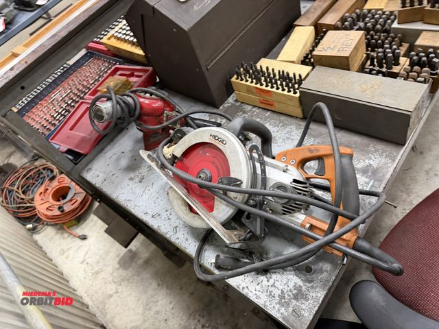 Lot 1-15154 - (1) Ridgid 7 1/4" worm saw, and (1) Master Heat gun.