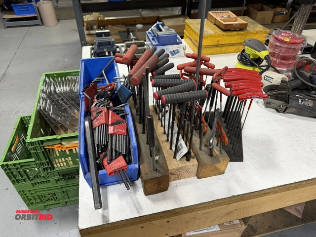 Lot 1-18864 - Large lot of assorted T-handle Allen wrenches, and metric and standard Allen wrenches.