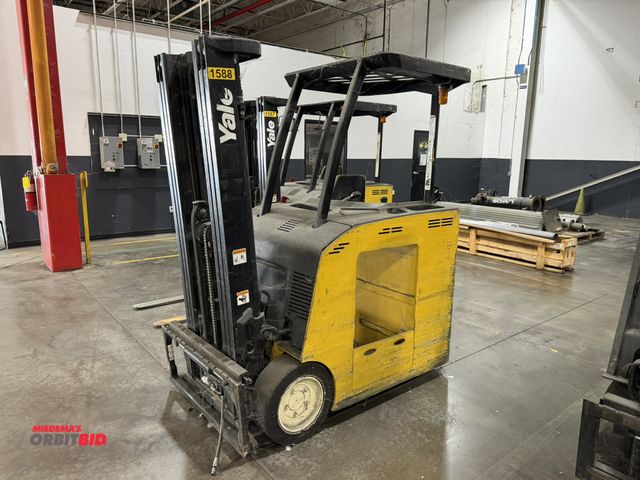 Lot 1-5638 - (1) Yale, model ESC040FAN36TE082, stand up electric forklift, 4000 lb. capacity, 189" max. lift heig...