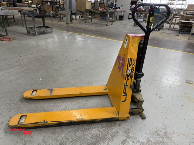 Lot 1-16284 - (1) Lift-Rite, model ERGO3000, 12V, 3000 lb. capacity electric pallet jack, with Vulcan, model SM12/...