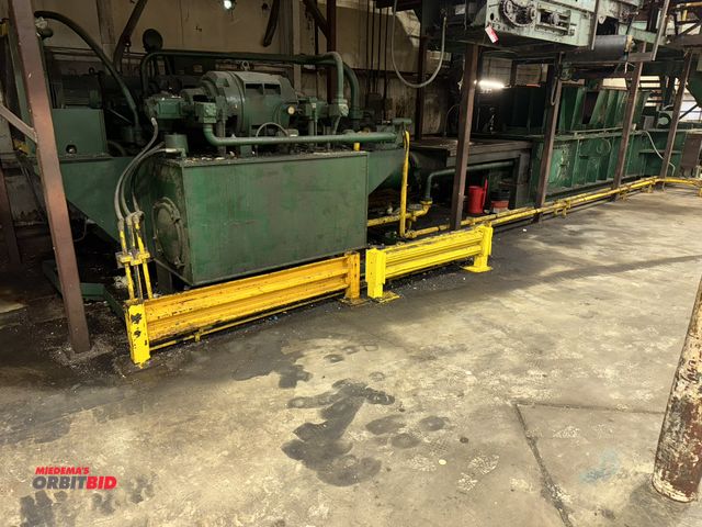 Lot 1-19754 - (1) Harris Wire 2-ram horizontal Baler with wire auto tie, model HRB-SWC-3, S/N 1826, 3 phase, in wo...