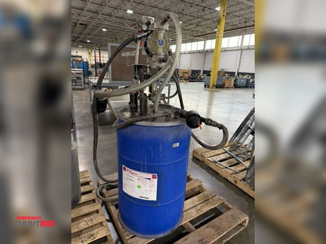 Lot 1-5433 - (1) Graco Husky 515 diaphragm pump mounted to a 55 gallon plastic drum (drum has no contents).
