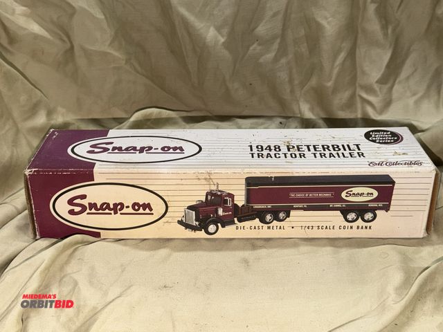 Lot 1-8290 - (1) collectible Snap-On 1948 Peterbilt tractor trailer, 1/43 scale coin bank.