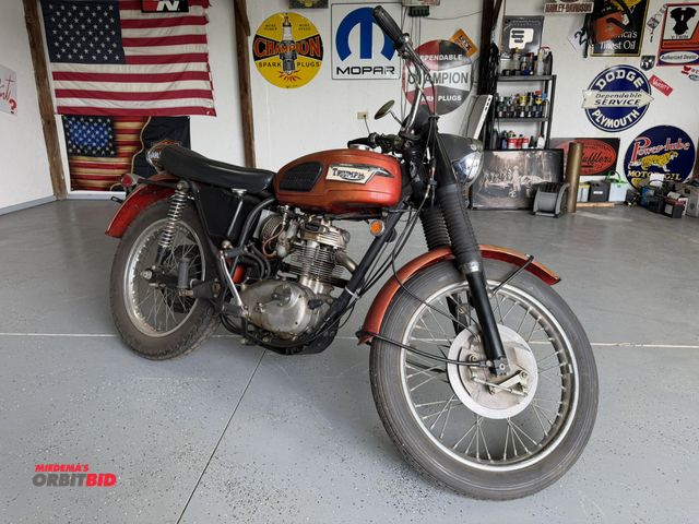 Lot 1-8108 - 1970 Triumph 250 Trophy Survivor Motorcycle chain drive, air cooled, non running condition.