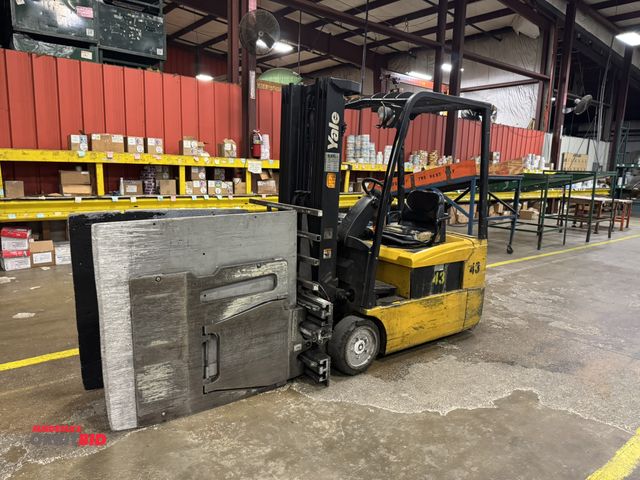 Lot 1-2529 - (1) 2005 Yale, model ERP040THN36TE082, 36V, electric forklift truck, 3850 lb. capacity, sit down, ri...