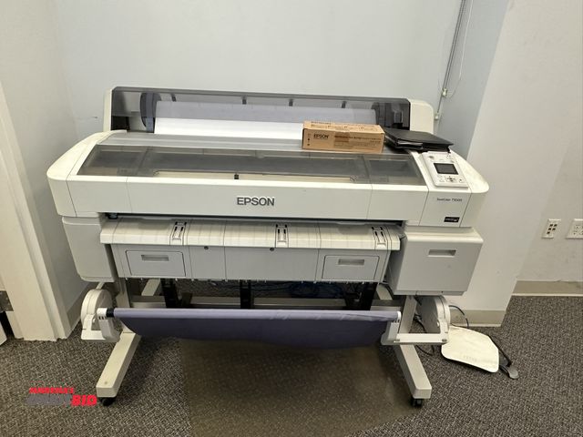 Lot 1-17359 - (1) Epson Sure Color T5000, 36" capacity blueprint plotter, model K212A, S/N QB9E000556.