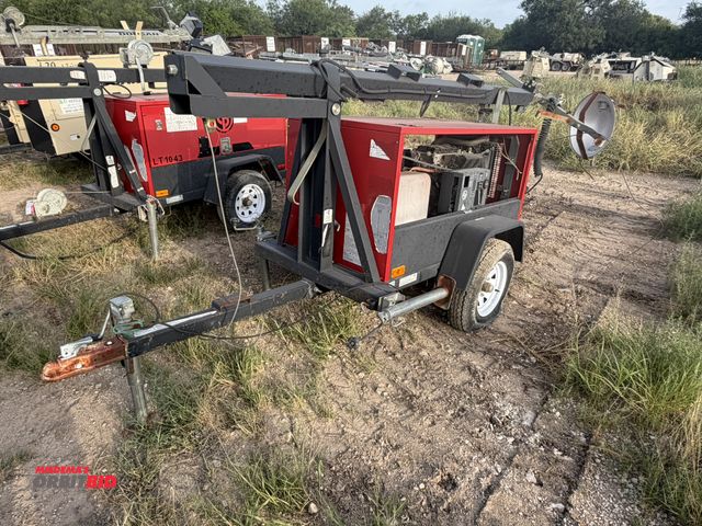 Lot 1-9527 - (1) 2013 Chicago Pneumatic CPLT-M10 light tower, 3-cylinder diesel engine, 4-light extendable tower ...