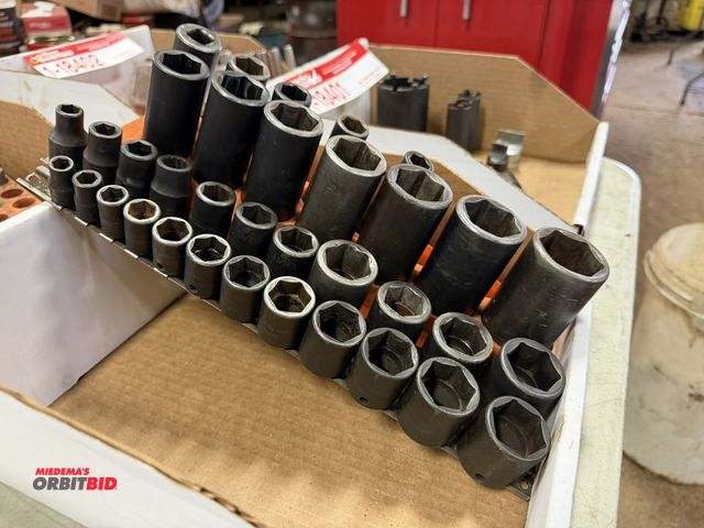 Lot 1-18404 - Lot of Snap-On impact sockets, includes 3/8" drive, sizes 5/16" up to 1", (1) set of Snap-On 1/2" dr...