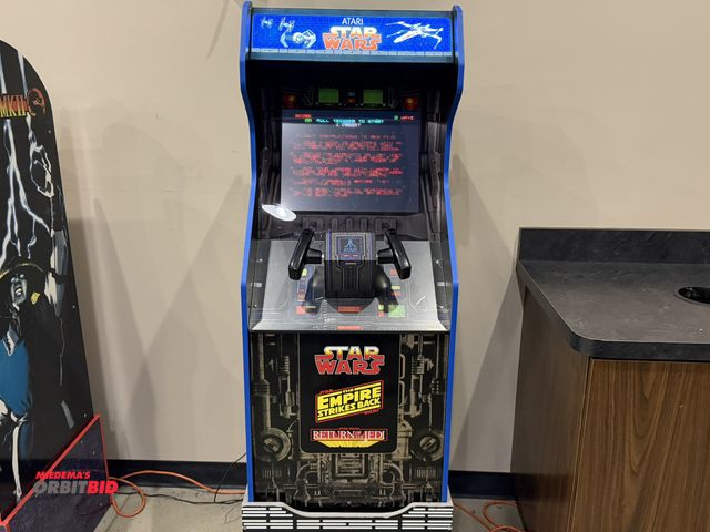 Lot 1-11186 - (1) Arcade 1-↑ model 7707 multi-game mini arcade game with star wars "the empire strikes back and re...