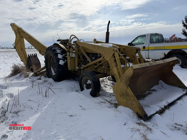Lot 1-11523 - (1) Ford 2WD diesel backhoe, 4 cylinder, 70.5" wide bucket, 22" wide, 5-tooth backhoe bucket, 16.9-3...