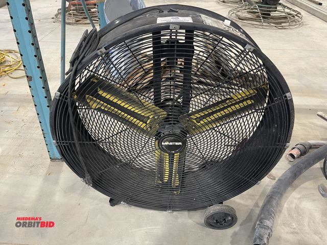 Lot 1-18861 - (1) Master MAC-30D 30" shop floor fan.