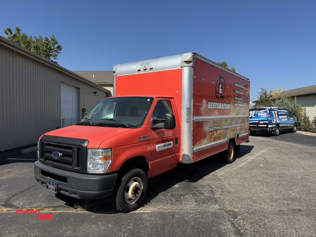 Lot 1-424 - 2012 Ford E-350 Box Truck Super Duty 17' (8' wide x 10' 6" high), 6.8 liter gas engine, automatic tr...