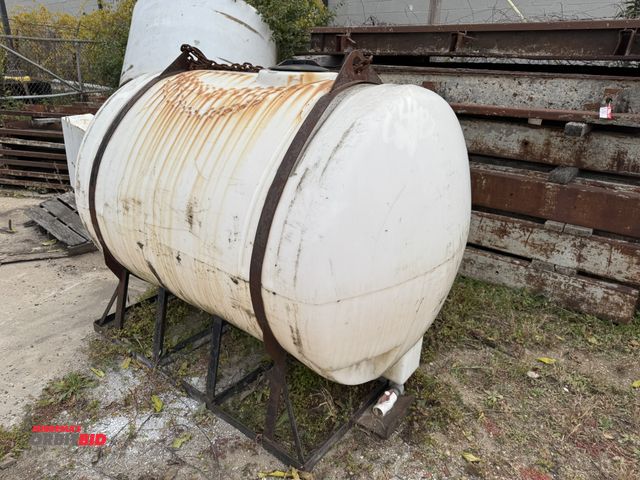 Lot 1-18415 - (1) approx. 500 gallon poly tank with stand and lift attachment, and chain.