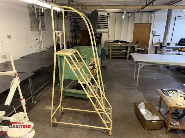 Lot 1-4827 - (1) 6-step warehouse ladder, 16" wide x 54.5" to top step, winning bidder responsible for proper rem...