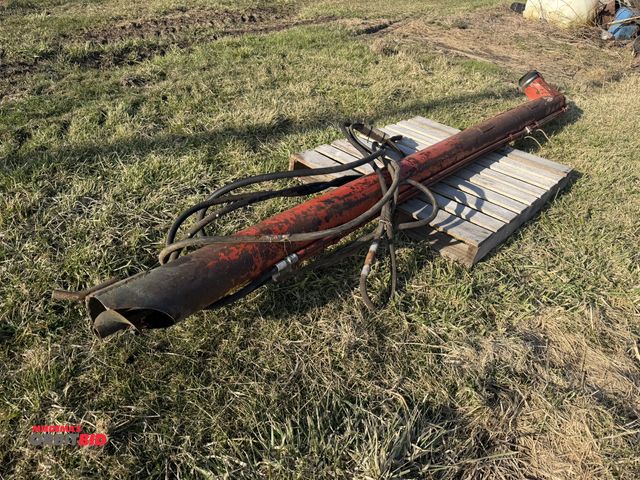 Lot 1-19143 - (1) 12' x 4" Auger, hydraulic driven.