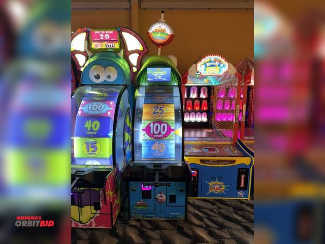 Lot 1-11248 - (1) 2018 Baytek, model AAGM-BBW6, Big Bass wheel arcade style game, 120V, electronic payment, includ...
