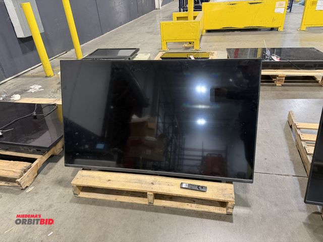 Lot 1-5588 - (2) Insignia 55" TV's, both with remotes (1 with flat wall mount/1 with extendable wall mount) worki...