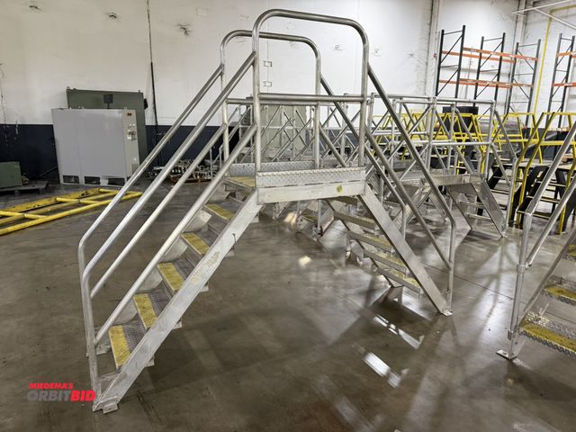 Lot 1-5480 - (1) 115" long stainless steel 2-sided, 6-step platform, platform floor at 50", guardrail at 41" tall...