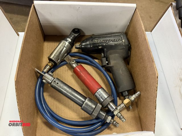 Lot 1-18437 - Lot including (1) Snap-On, model MG325, 3/8" drive air impact tool, (2) Snap-On air chisel tools, an...