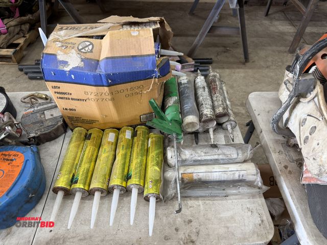 Lot 1-1427 - Lot of assorted new sealants and caulks, (1) box of approx. (16) new 10 fl oz tubes of Liquid Nails,...