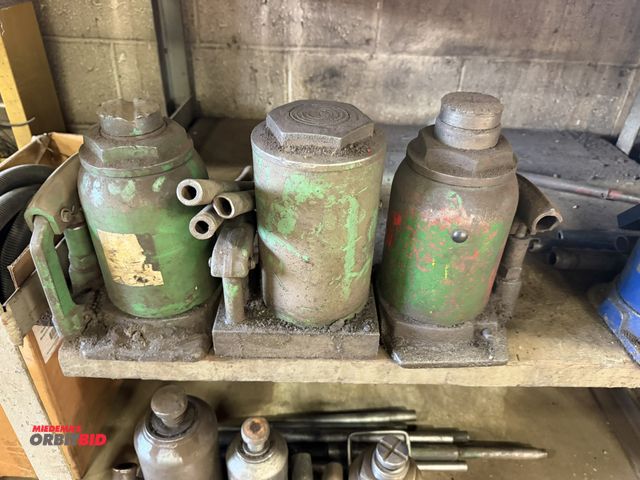 Lot 1-18534 - Lot of (3) assorted hydraulic bottle jacks, approx. 20-ton with handles.