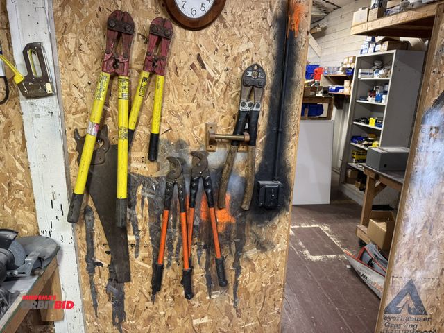 Lot 1-4148 - Lot of (2) Hastings Fiberglass heavy duty bolt cutters, 24" and 32", (2) cable cutters, Cat #6341, a...