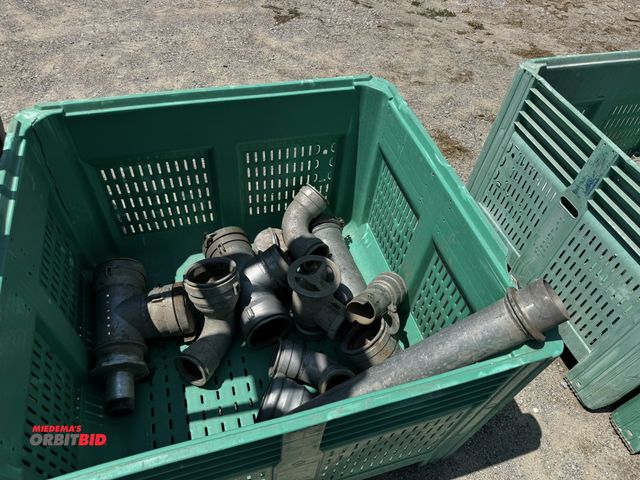 Lot 1-6997 - Lot of assorted Travis irrigation attachments, includes 6" Tees, 6" to 4" 90° reducers, 6" to 4" red...