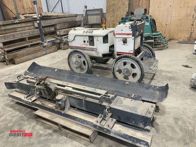 Lot 1-18805 - (1) 2012 Somero, model S-840, laser screed, standard type, articulated frame, Subaru 20.5 HP gas eng...