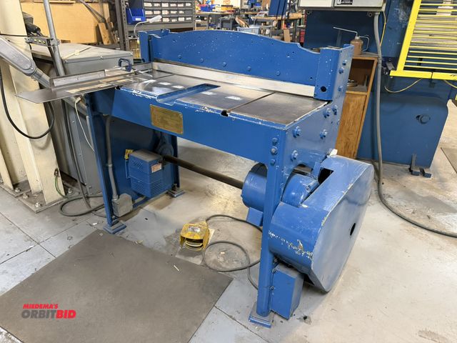 Lot 1-18507 - Spartanics LTD WL111, 36" electric metal shear foot pedal control, work light, winning bidder respon...