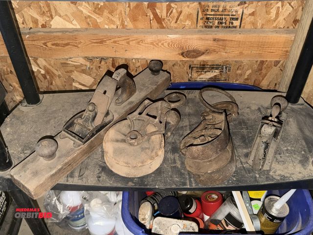 Lot 1-8336 - Lot of vintage tools.