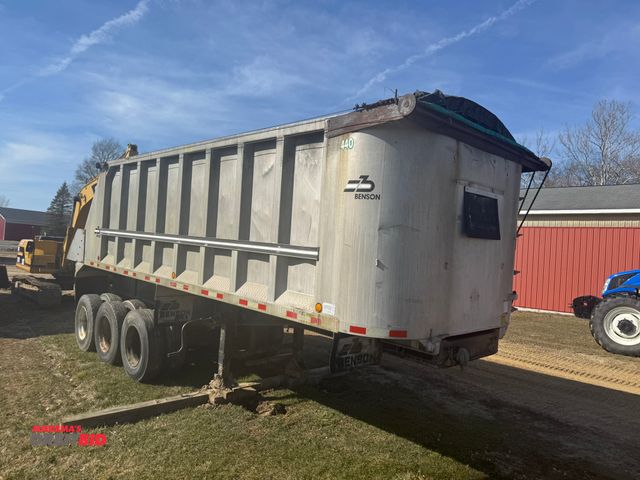 Lot 1-2040 - 1986 Benson Aluminum Body Dump