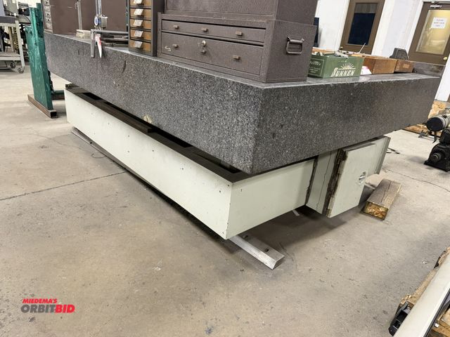 Lot 1-15314 - (1) black granite surface plate, 8' x 71" x approx. 12.5" thick with heavy duty steel base, does not...