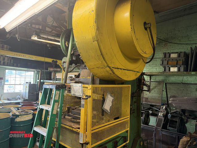 Lot 1-18653 - (1) 1979 Federal, model F10, 125-ton press with 6" stroke, 80 stroke per minute, 22.5" shut height, ...
