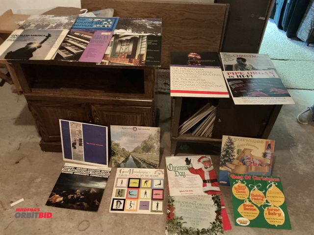 Lot 1-19301 - Large lat of assorted records include some Christmas albums some Psalms pipe organ and much more als...