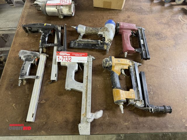 Lot 1-7132 - (6) Pneumatic Staplers