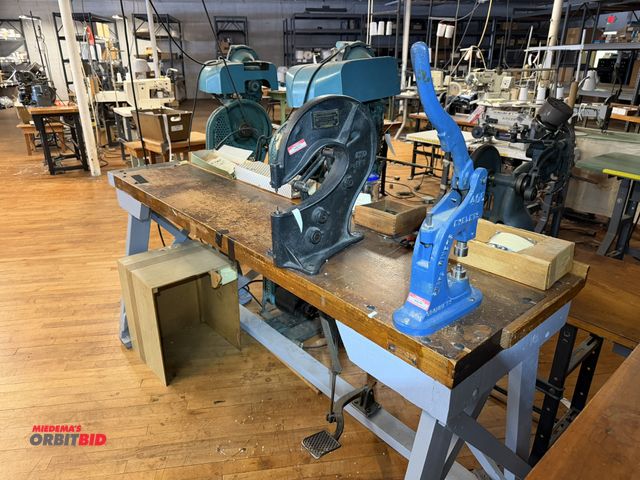 Lot 1-4673 - (1) United Shoe Machinery Corporation, Cameo Foot Power eyeleting machine, S/N 975, includes Stimpso...