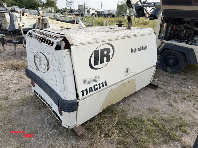 Lot 1-9524 - (1) Ingersoll-Rand air compressor with a 4-cylinder diesel engine, unit is for parts only, no visibl...